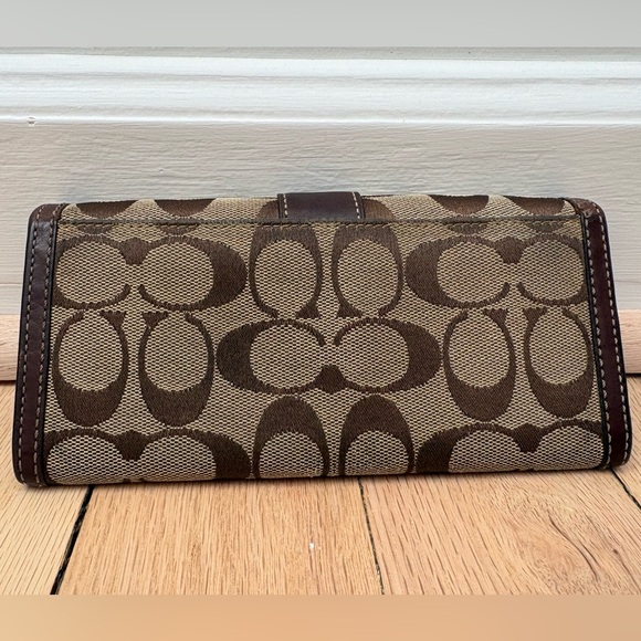 Coach Hampton Tan and Brown Signature C Wallet with Brown Leather Time - Picture 13 of 13